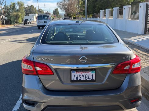 Used 2017 Nissan Sentra SV w/ Style Package image 8