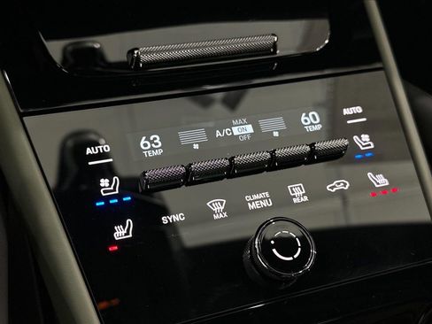 Used 2024 Porsche Cayenne image 28