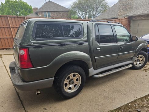 Used 2001 Ford Explorer Sport Trac 4x4 image 10