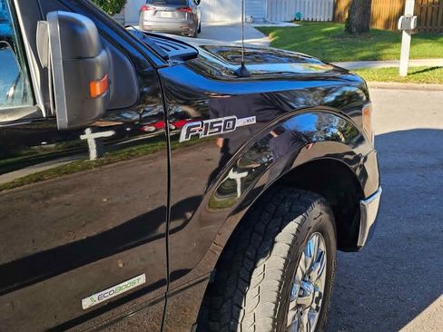 Used 2012 Ford F150 XLT w/ XLT Chrome Pkg image 5