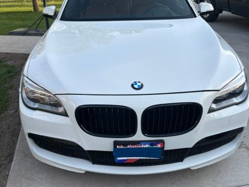 Used 2015 BMW 740Li xDrive AWD/4WD image 4