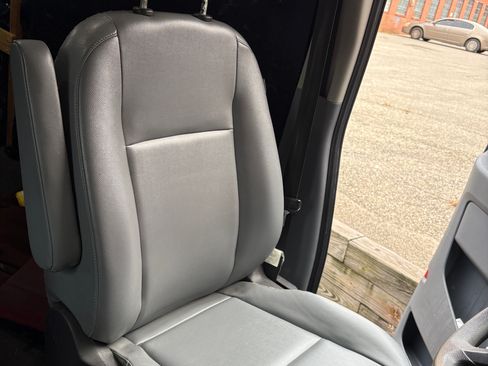 Used 2018 Ford Transit 250 130 Medium Roof image 5