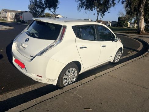 Used 2013 Nissan Leaf S w/ Charger Pkg FWD image 10