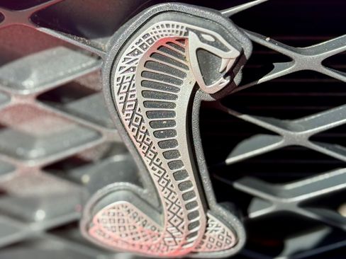 Used 2011 Ford Mustang Shelby GT500 w/ SVT Performance Pkg image 25