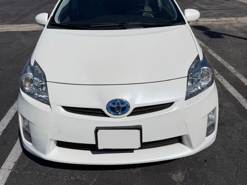 Used 2010 Toyota Prius Five image 2
