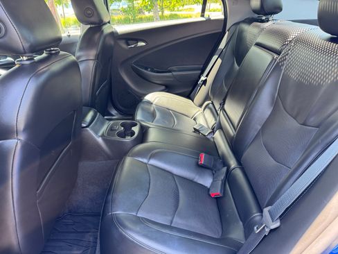 Used 2018 Chevrolet Volt LT w/ LT Driver Confidence Package FWD image 4