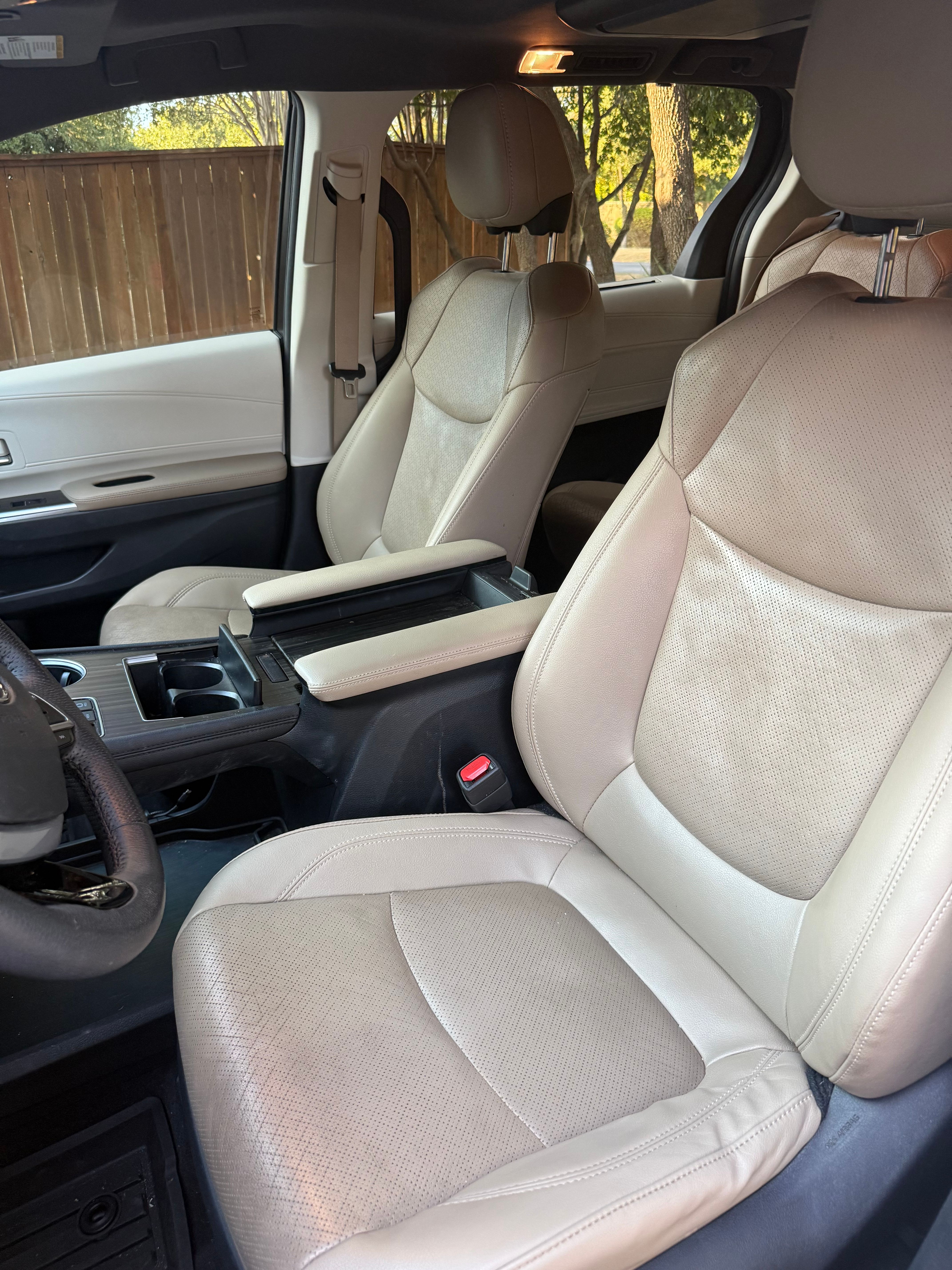 Used 2022 Toyota Sienna Limited AWD/4WD image 22