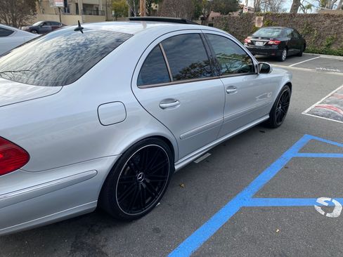 Used 2005 Mercedes-Benz E 500 Sedan image 4