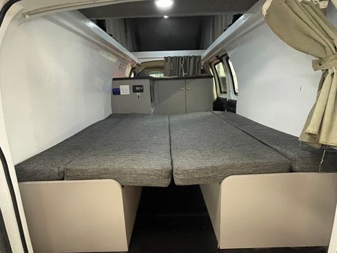 Used 2014 Chevrolet Express 1500 image 12