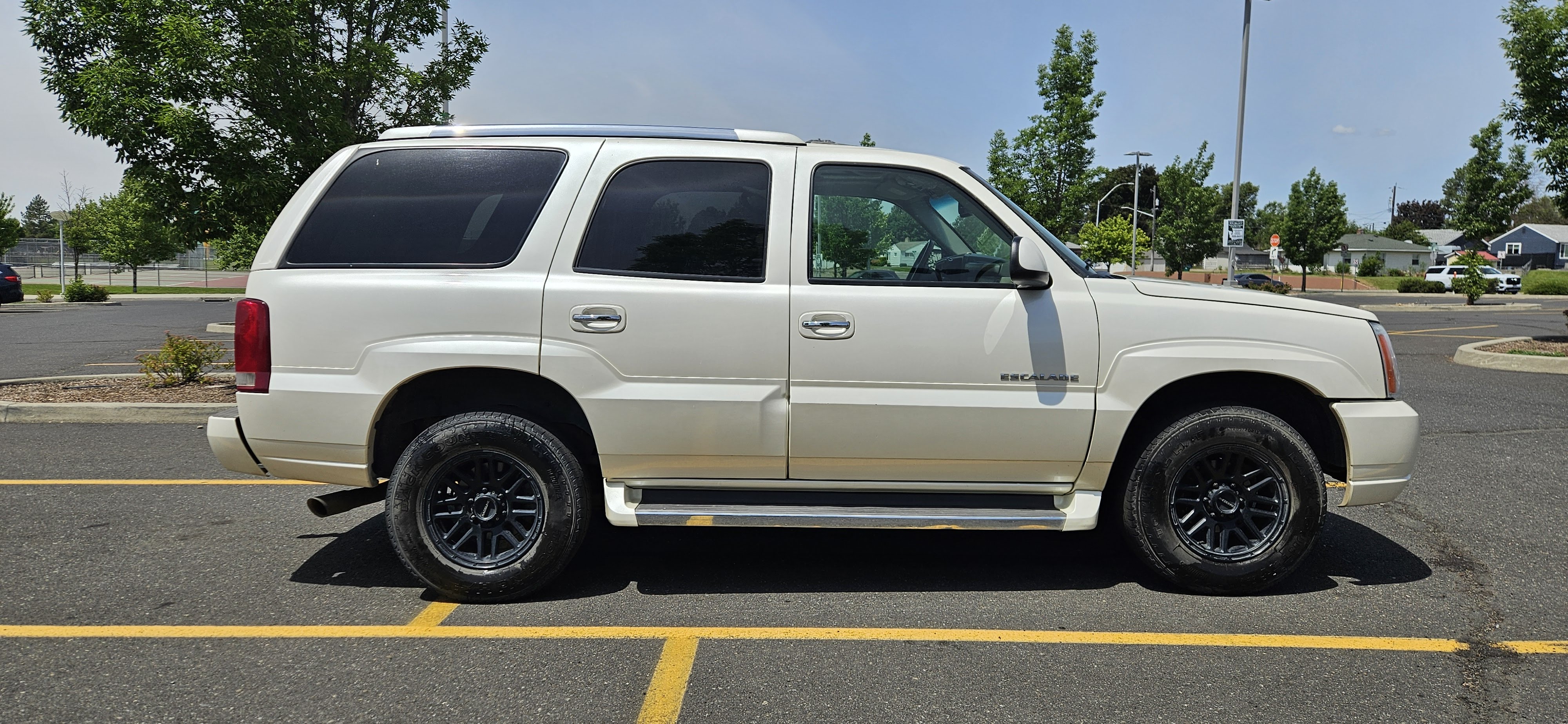 Used 2006 Cadillac Escalade AWD image 1