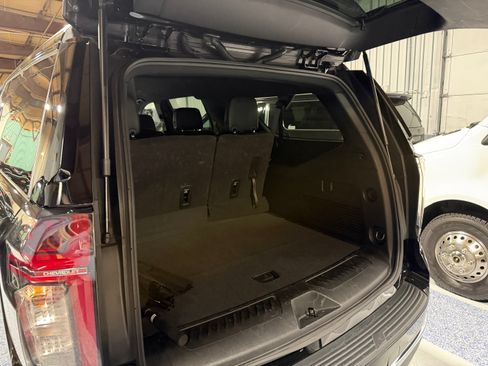 Used 2024 Chevrolet Suburban LS image 10