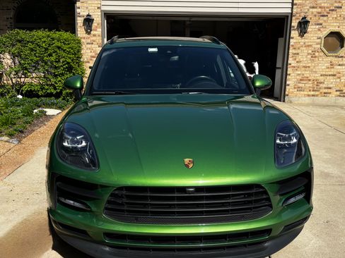 Used 2021 Porsche Macan AWD/4WD image 1
