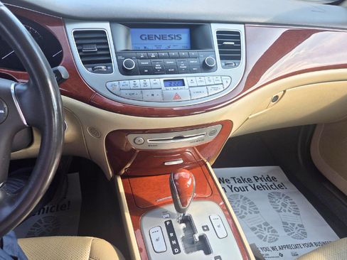 Used 2014 Hyundai Genesis 3.8 image 16