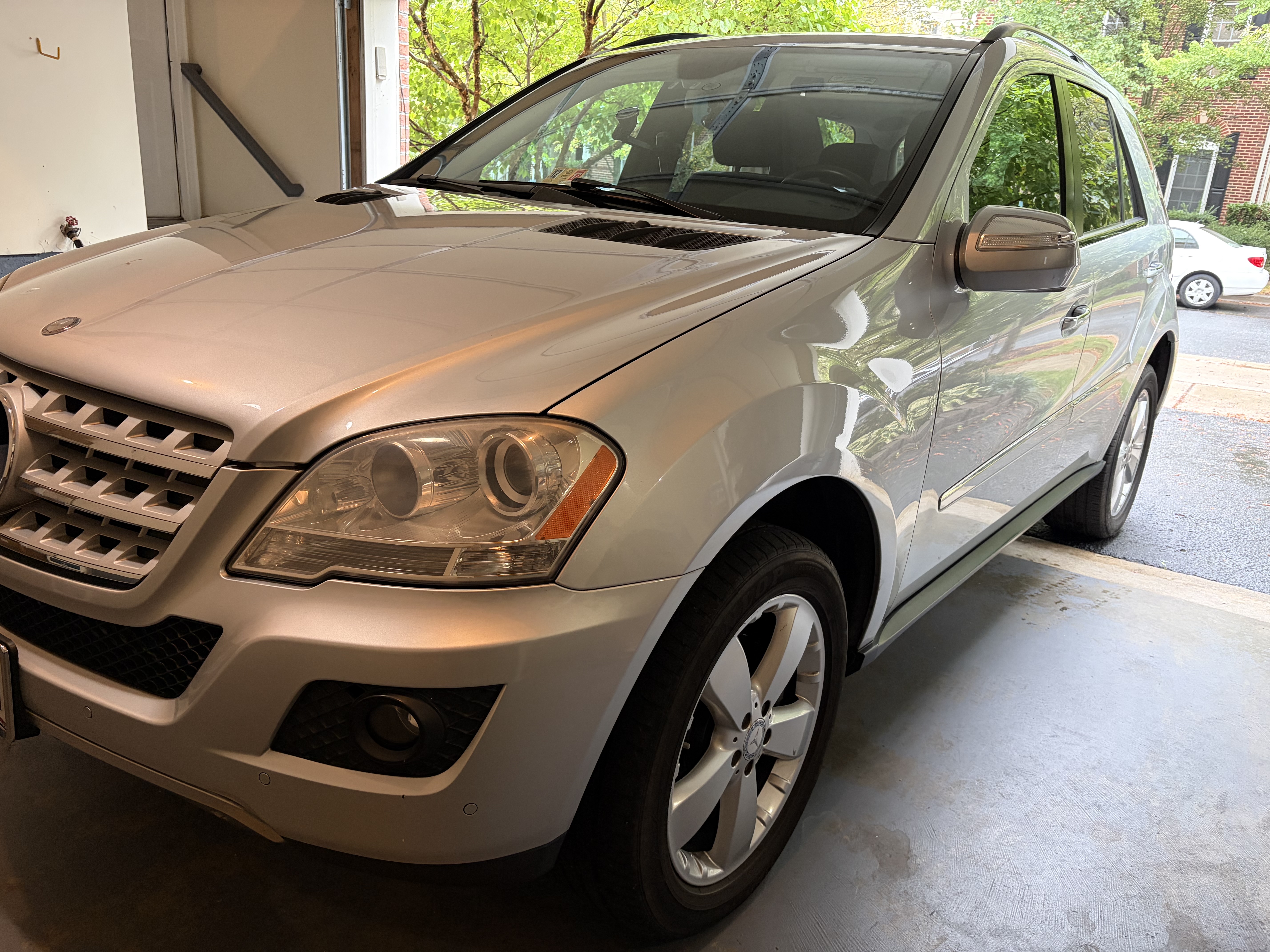 Used 2009 Mercedes-Benz ML 350 4MATIC image 4