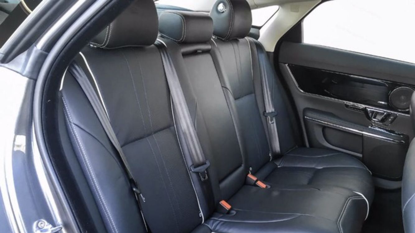 Used 2016 Jaguar XJ R-Sport RWD image 10