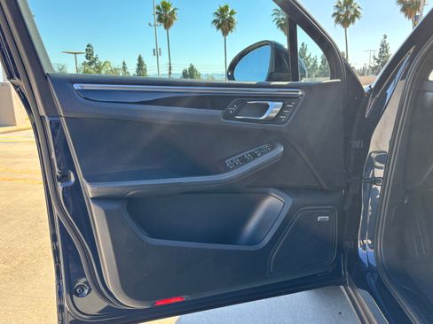 Used 2017 Porsche Macan Sport Edition image 21