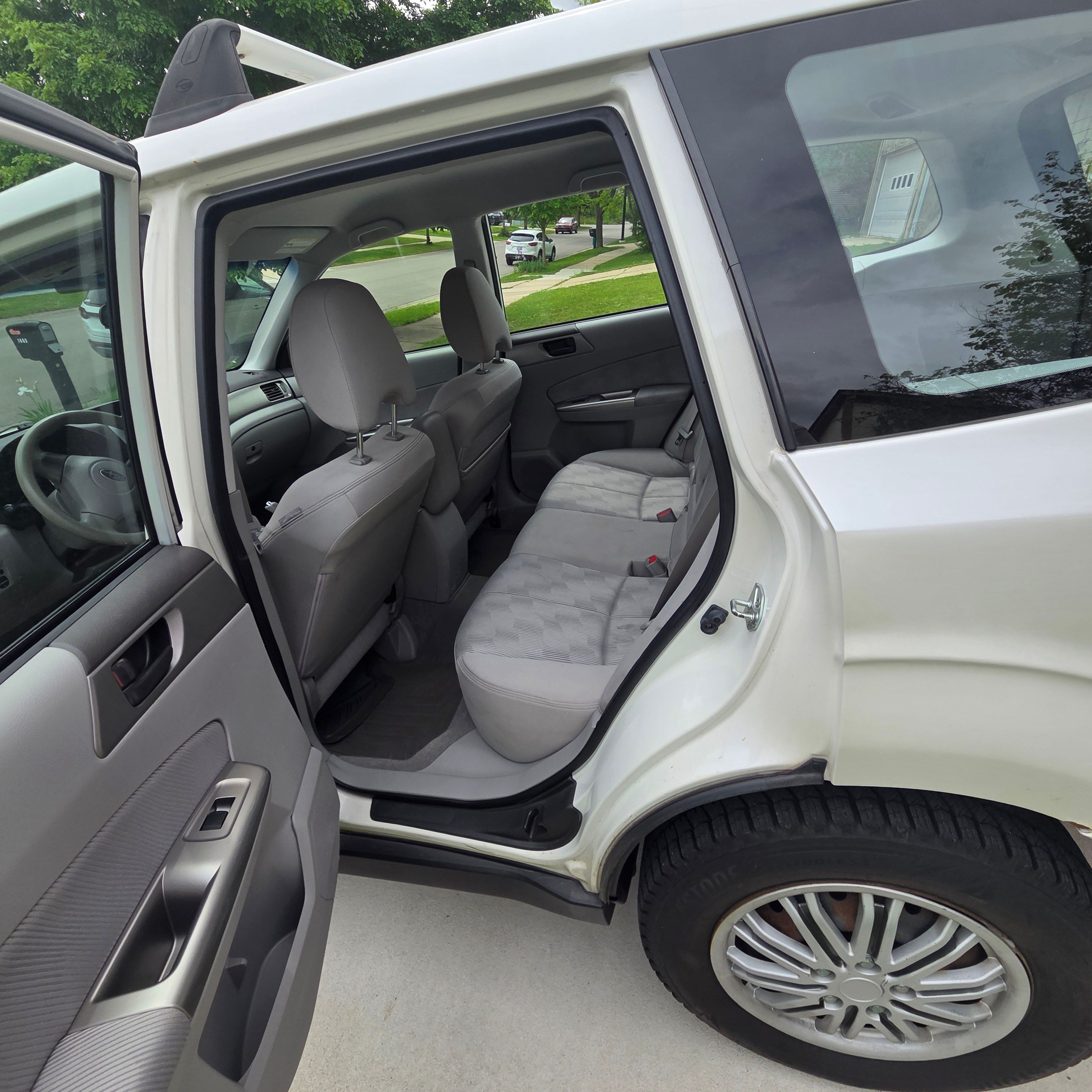 Used 2010 Subaru Forester 2.5X AWD/4WD image 6