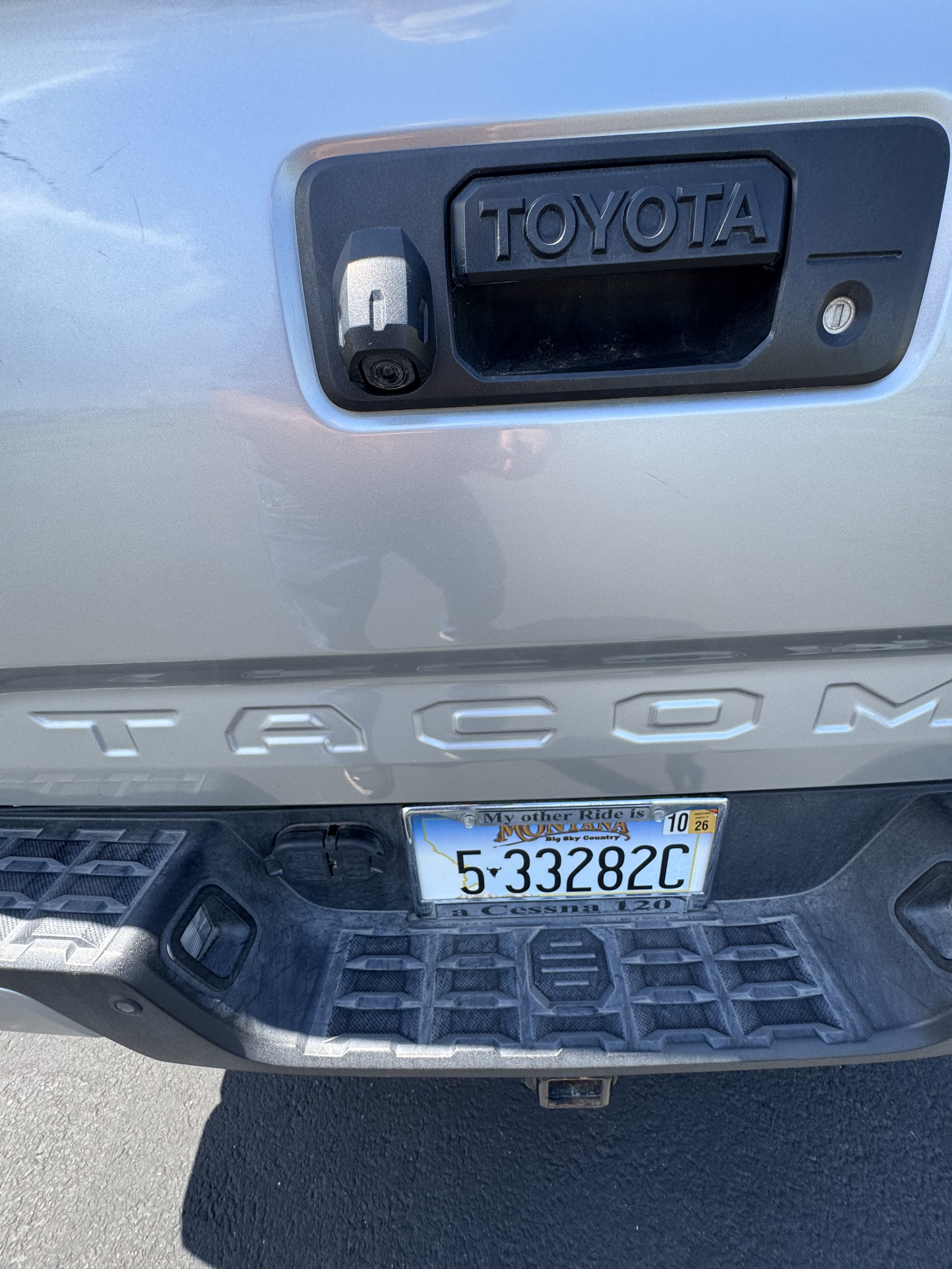 Used 2023 Toyota Tacoma TRD Off-Road w/ Technology Package AWD/4WD image 17