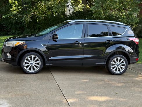 Used 2017 Ford Escape Titanium FWD image 1