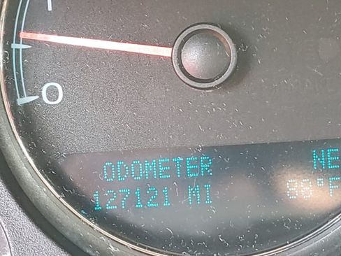 Used 2011 Chevrolet Tahoe LS w/ Convenience Package image 7