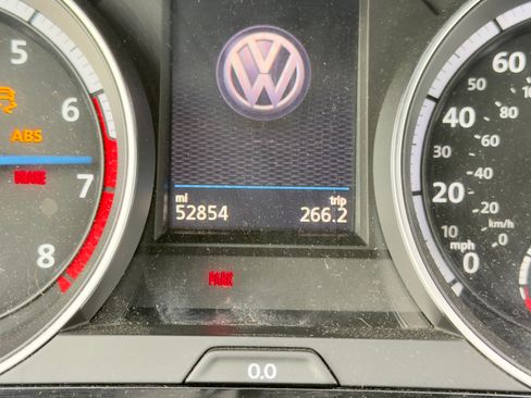 Used 2017 Volkswagen Golf 4-Door image 18