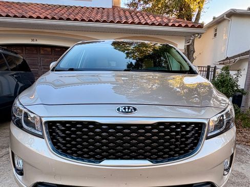 Used 2015 Kia Sedona EX w/ EX Premium Package image 5