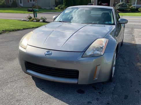 Used 2003 Nissan 350Z Touring RWD image 2