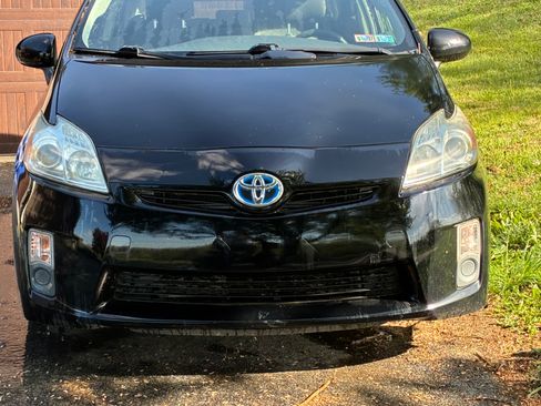 Used 2010 Toyota Prius FWD image 2