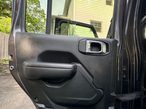 Used 2021 Jeep Wrangler Unlimited Sport AWD/4WD image 9