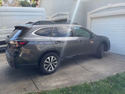 Used 2021 Subaru Outback Premium AWD/4WD image 1