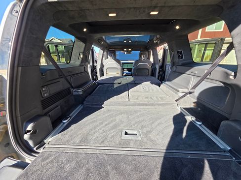 Used 2023 Rivian R1S Adventure image 31