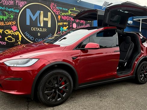 Used 2023 Tesla Model X Plaid image 21