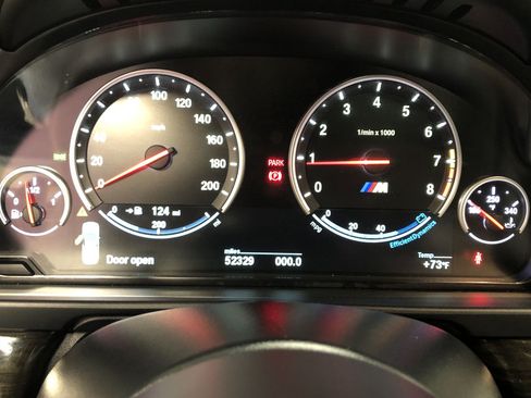 Used 2016 BMW M5 image 12