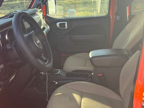 Used 2020 Jeep Gladiator Sport w/ Quick Order Package 24S image 6