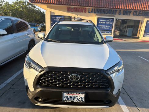 Used 2024 Toyota Corolla Cross LE image 9