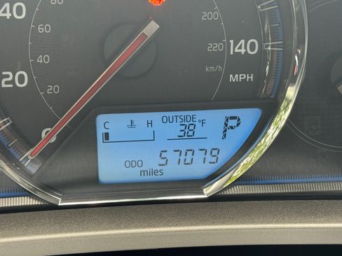 Used 2015 Toyota RAV4 Limited image 15