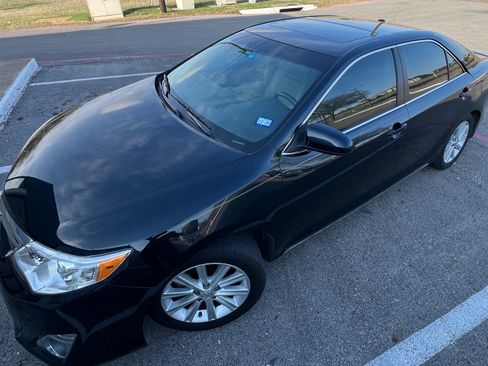 Used 2014 Toyota Camry XLE image 1