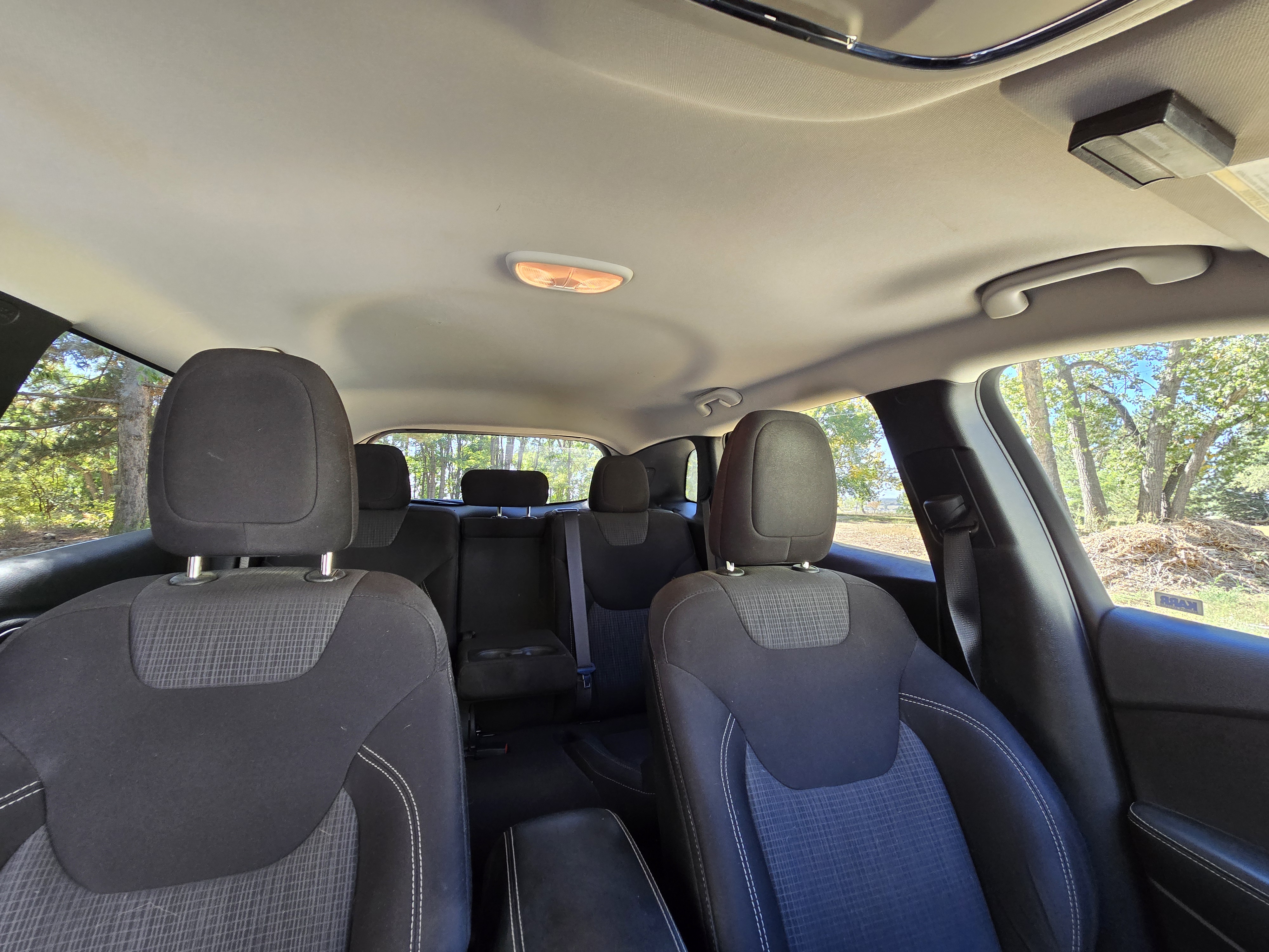 Used 2015 Jeep Cherokee Latitude AWD/4WD image 12