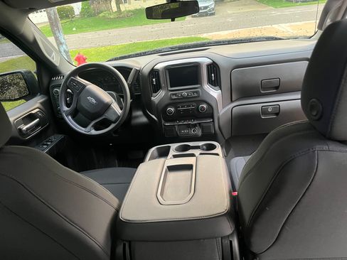 Used 2021 Chevrolet Silverado 1500 Custom Trail Boss w/ LPO, Dark Essentials Package AWD/4WD image 16
