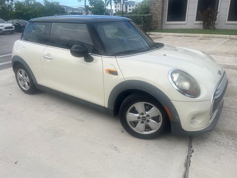 Used 2015 MINI Cooper 2-Door Hardtop image 12