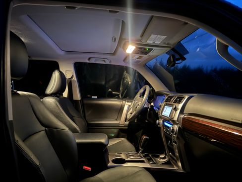 Used 2018 Toyota 4Runner Limited image 9