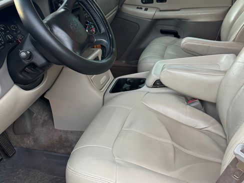 Used 2001 Chevrolet Suburban LT w/ LT Preferred Equipment Group image 6