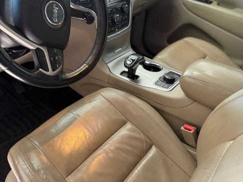 Used 2014 Jeep Grand Cherokee Limited AWD/4WD image 6