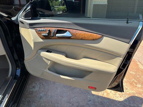 Used 2014 Mercedes-Benz CLS 550 image 18