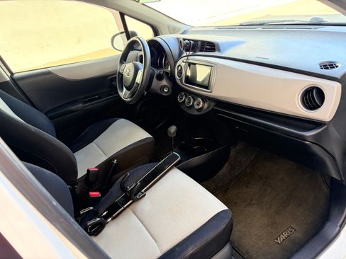 Used 2013 Toyota Yaris LE image 25