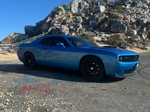 Used 2015 Dodge Challenger R/T Plus image 5