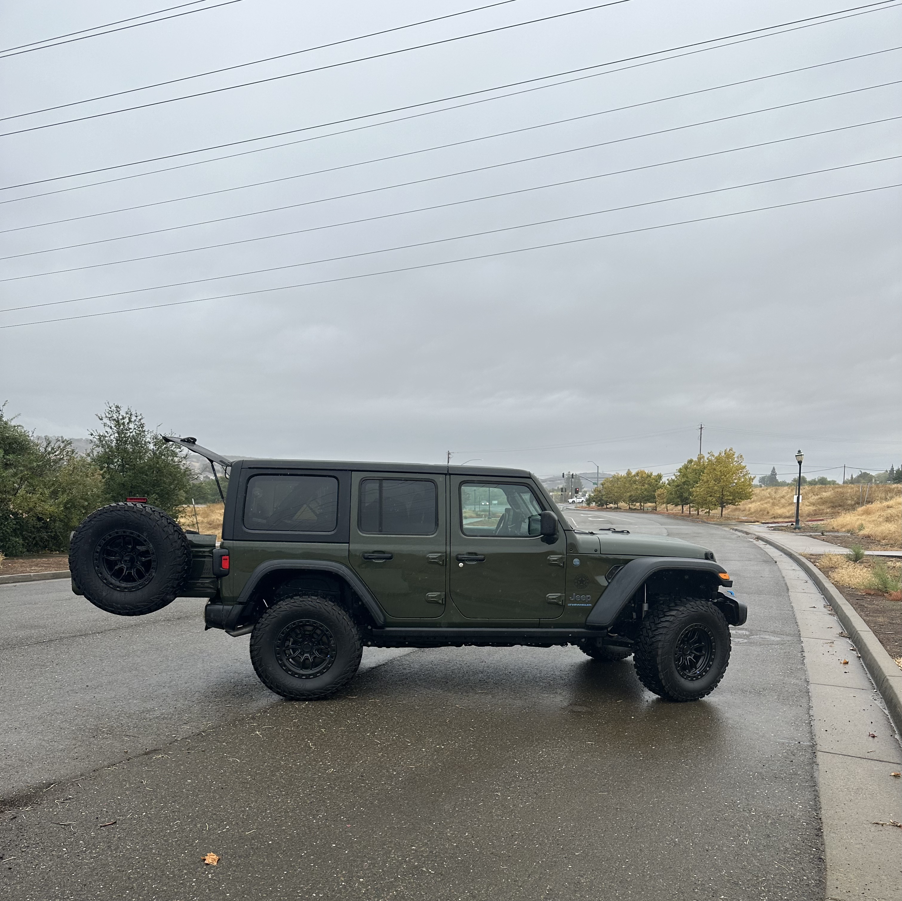 Used 2024 Jeep Wrangler Unlimited AWD/4WD image 5