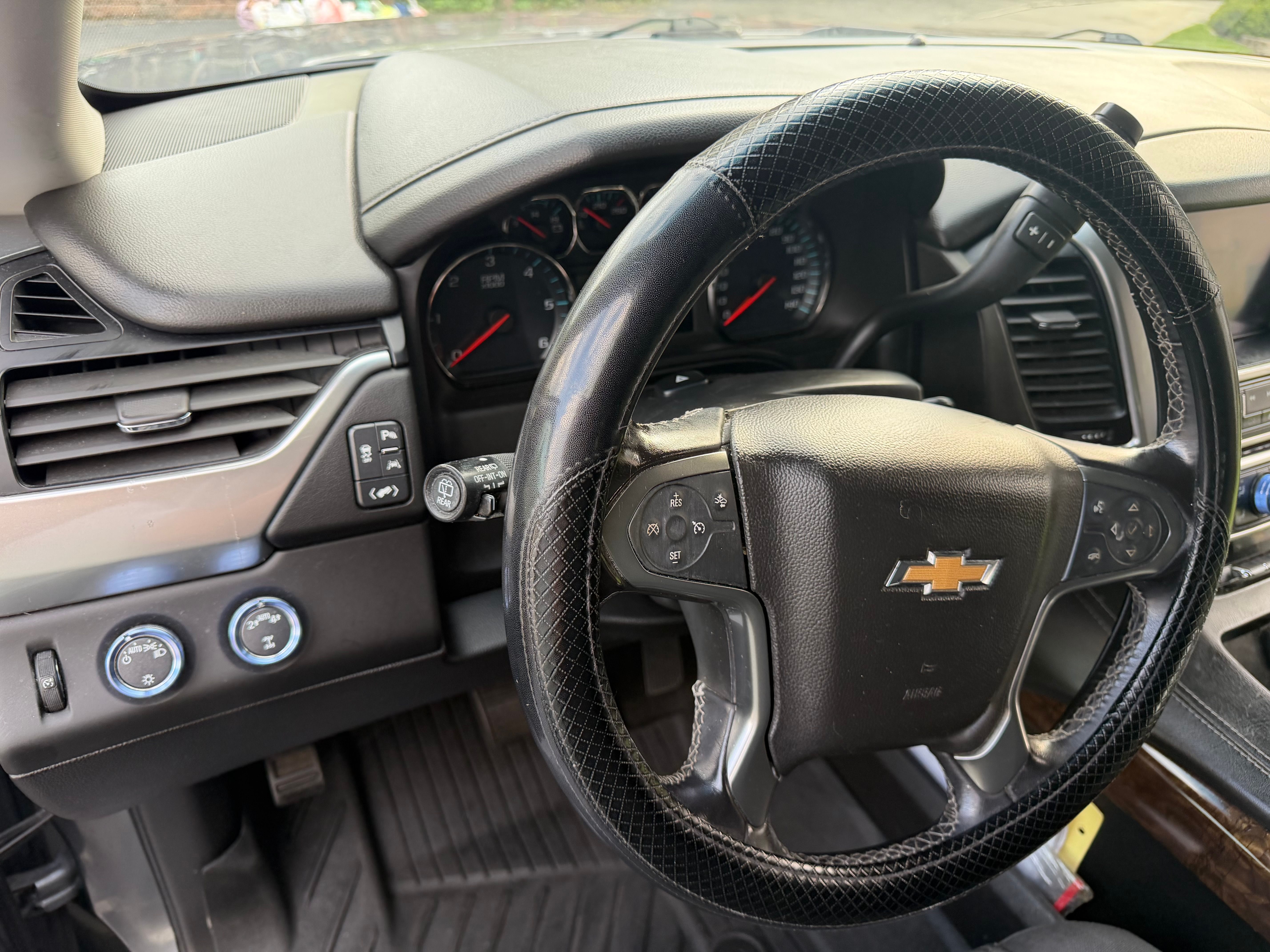 Used 2020 Chevrolet Tahoe LS w/ Enhanced Driver Alert Package AWD/4WD image 12