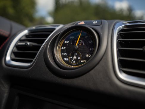 Used 2016 Porsche Cayman GT4 image 17