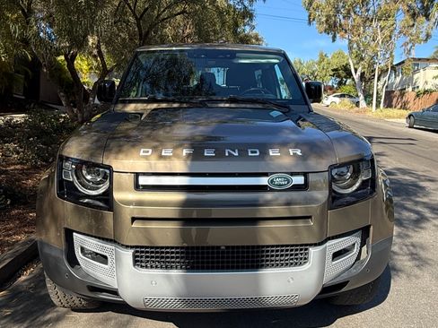 Used 2023 Land Rover Defender 90 SE image 8